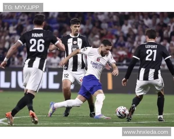 友谊赛平局引发争议里昂与AC米兰0比0的冷门瞬间回顾