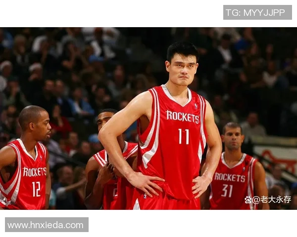 姚明的扣篮传奇：从巨人之梦到篮球巅峰的辉煌时刻