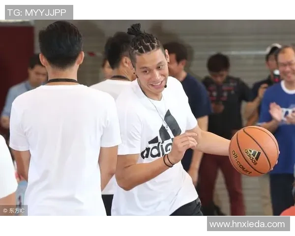 王妈姚明的传奇人生：从篮球场到家庭温暖的感人故事