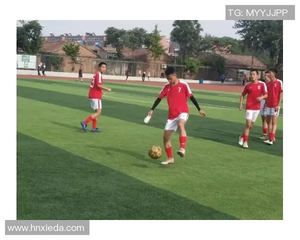 重庆足球队的拼搏之路：从艰辛起步到辉煌成就的真实记录