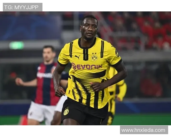 意甲焦点战曼联小胜多特蒙德争议判罚引发全场热议