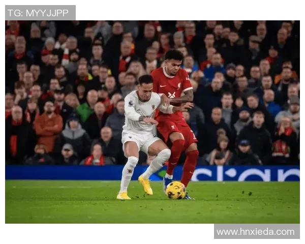 曼联友谊赛逆转利物浦帽子戏法引发争议判罚全场沸腾 曼联友谊赛逆转利物浦帽子戏法引发争议判罚全场沸腾