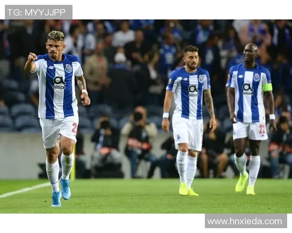 德甲精彩对决那不勒斯3-0战胜波尔图神扑瞬间点燃全场激情 德甲精彩对决那不勒斯3-0战胜波尔图神扑瞬间点燃全场激情