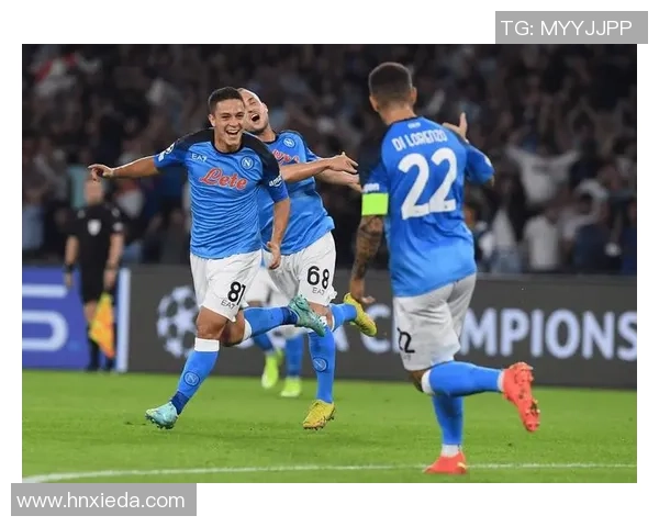 德甲激战:巴黎圣日耳曼与那不勒斯鏖战成平局绝杀瞬间引发全场沸腾 德甲激战:巴黎圣日耳曼与那不勒斯鏖战成平局绝杀瞬间引发全场沸腾